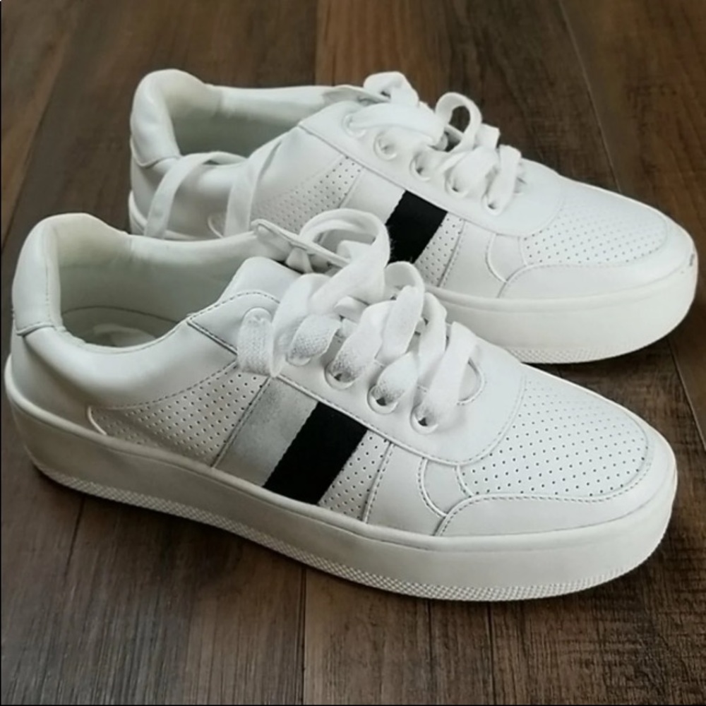 Beautiful & comfortable Sneakers 👌